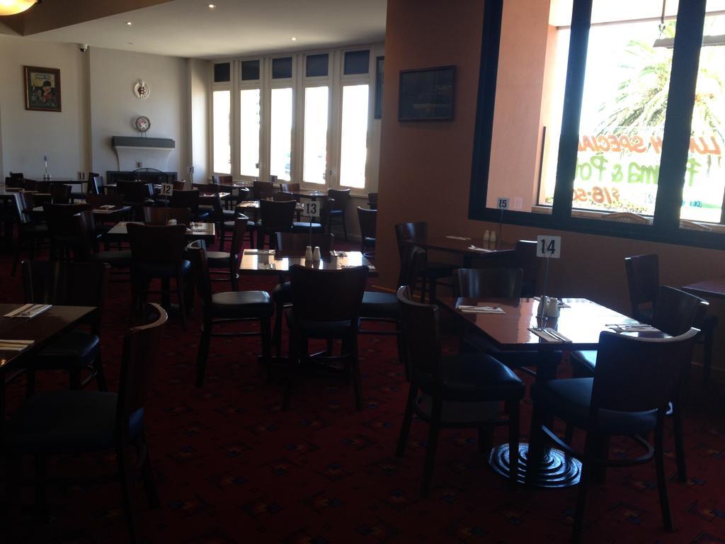 The Central Hotel Motel Lakes Entrance Bagian luar foto