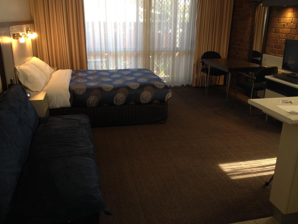 The Central Hotel Motel Lakes Entrance Bagian luar foto