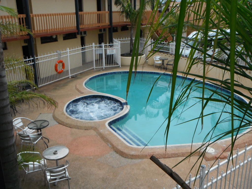 The Central Hotel Motel Lakes Entrance Bagian luar foto