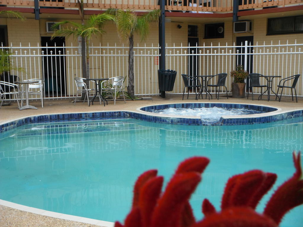 The Central Hotel Motel Lakes Entrance Bagian luar foto